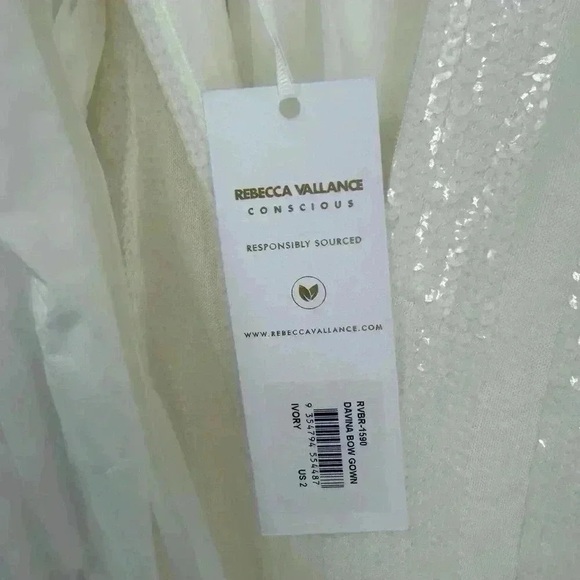 Rebecca Vallance Davina Bow Wedding Gown Ivory US 2 NWT – Modern Bridal Dress - Picture 3 of 16